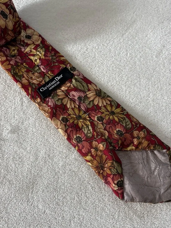 Vintage Christian Dior Monsieur 100% Silk Red Gold Floral Men's Tie - READ - Picture 2 of 5